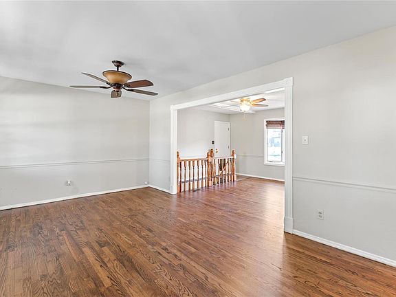 4th image of 2200 Thunderbird Ave