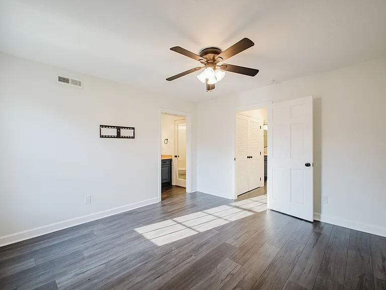3413 Rainview Cir — Photo 25