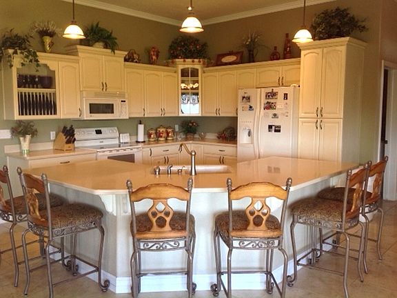 Kitchen & Island