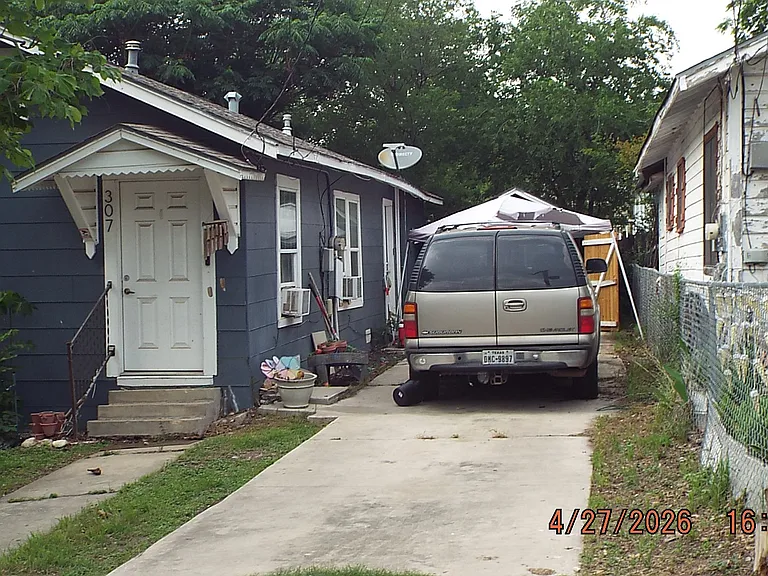 307 Victor St — Photo 3