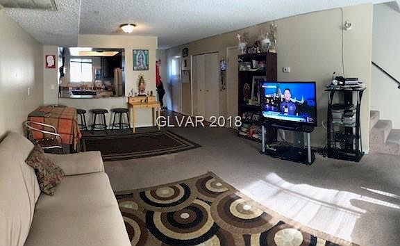 3rd image of 5935 Vegas Dr
