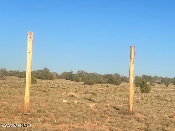 349N W Rocky Top Rd, Seligman, AZ 86337