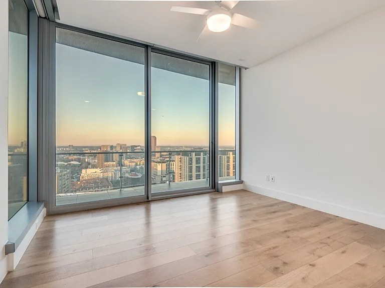 3130 N Harwood St #2606 — Photo 12