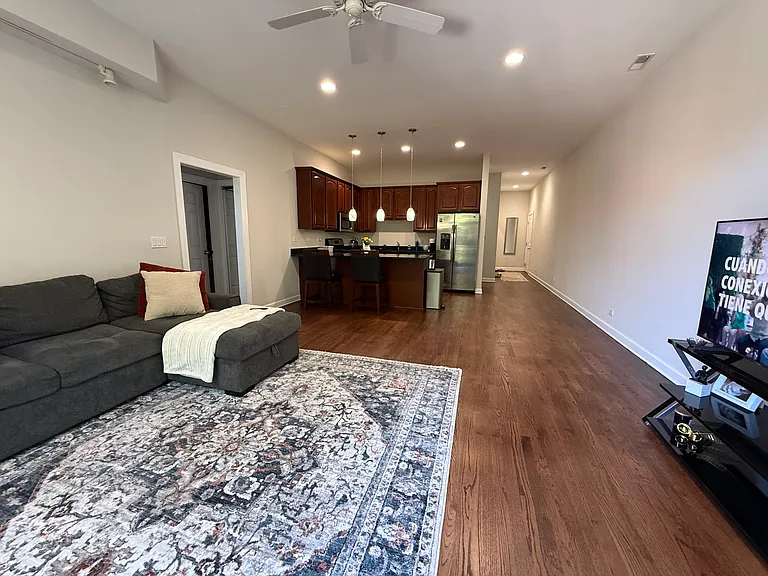 1329 W Loyola Ave #3C — Photo 4