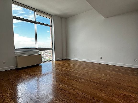 4th image of 225 Schermerhorn St APT 27C