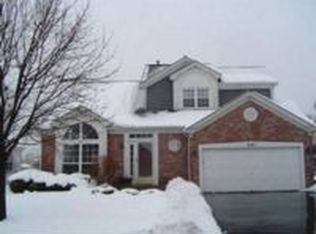 997 Cambridge Dr, Grayslake, IL 60030
