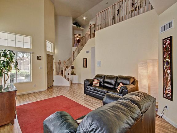 5th image of 1002 E Brentrup Dr