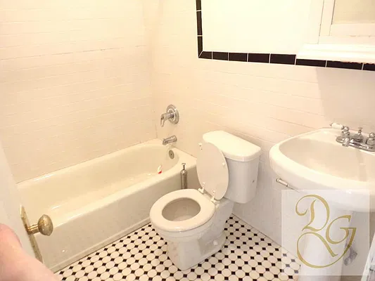Rented by Dorsa Group | media 25