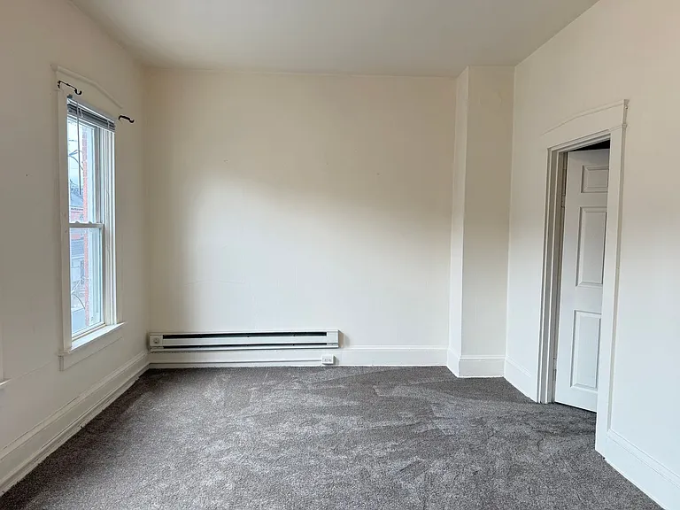 537 W. King St. — Photo 9