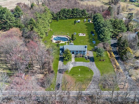 3rd image of 162 Millstone Rd