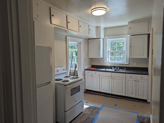 3rd image of 308 Willow Hts