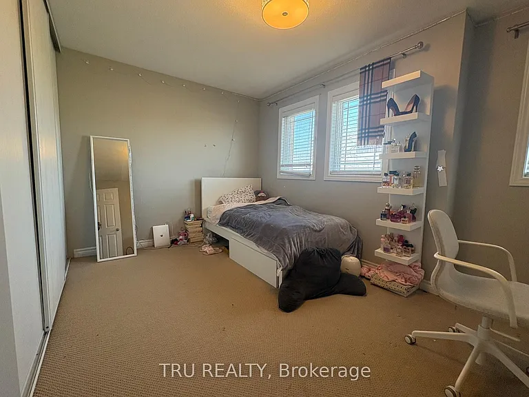 684 Beatrice Dr — Photo 21