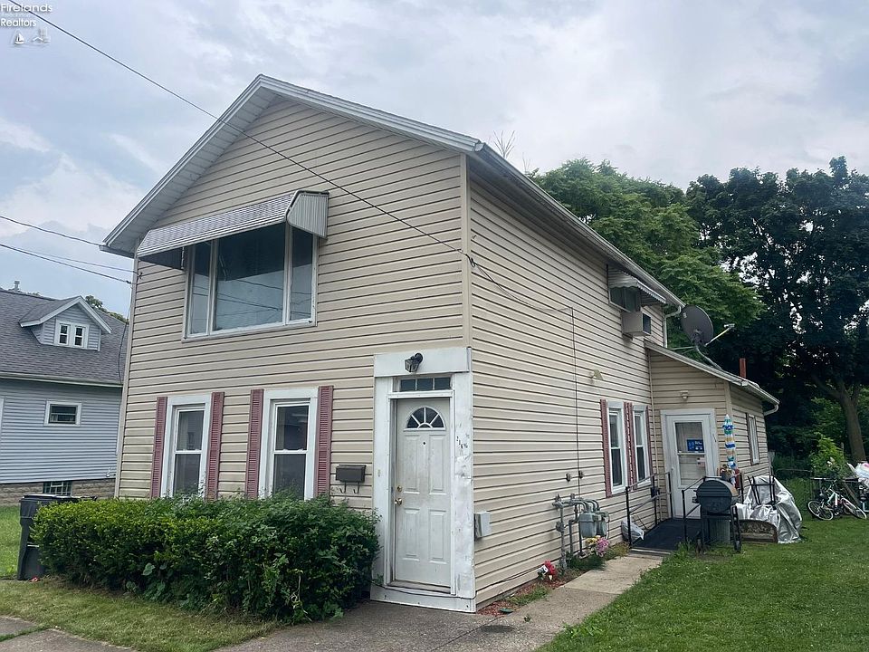 2nd image of 216 Neil St
