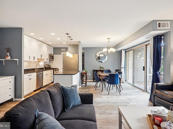 4th image of 5109 Crossfield Ct #298
