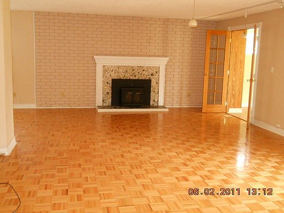 5th image of 15021 12th Ave E