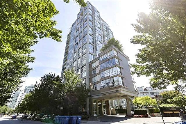 1228 Marinaside Cres #307