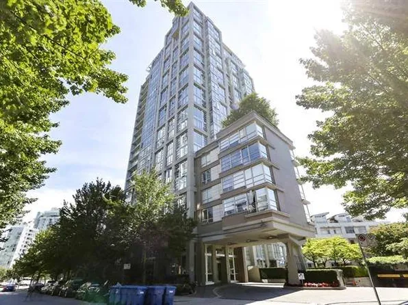 1228 Marinaside Cres #307, Vancouver, BC V6Z 2W4