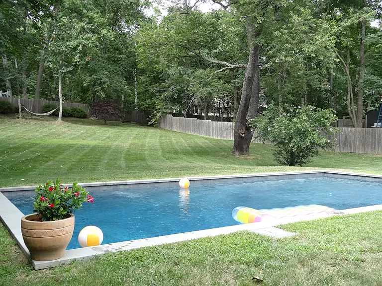 W Neck Rd — Photo 9