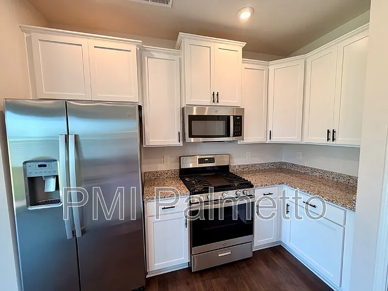 1074 Cornelia St — Photo 9