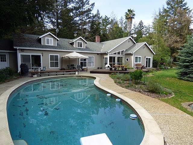1st image of 25560 Firhaven Ln
