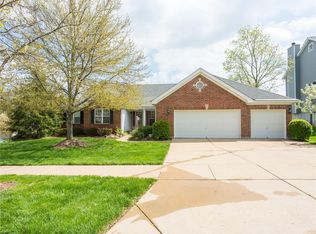 302 Oxford Ridge Ct, Ballwin, MO 63021