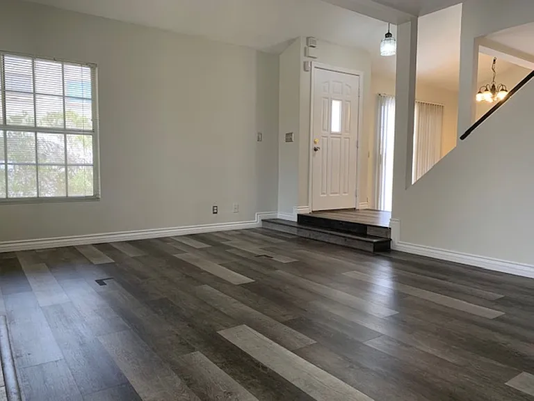 7604 Almeria Ave — Photo 15