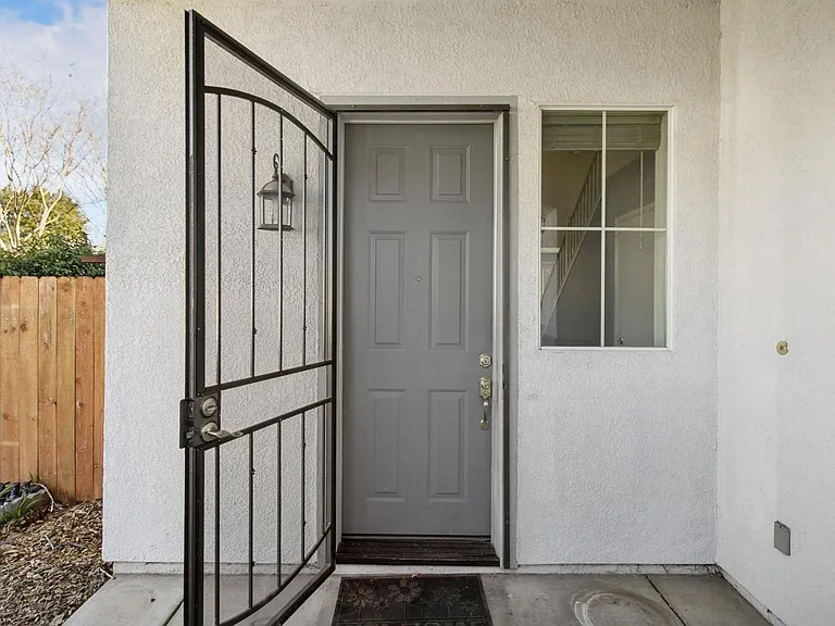 6948 Trailride Way — Photo 4