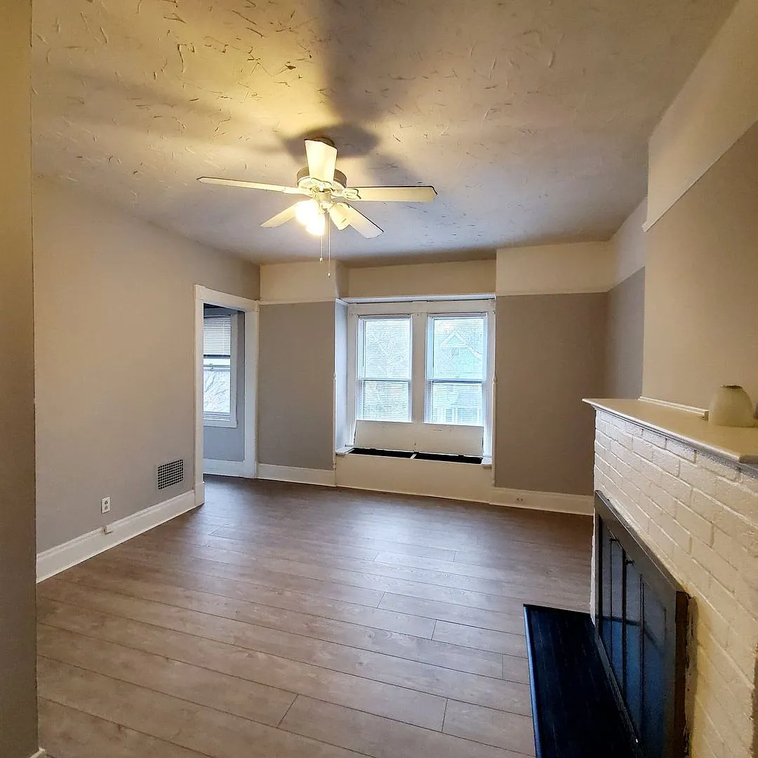 Grafton Hills Apartment — Photo 3