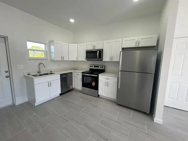 1092 Breckinridge Ave — Photo 8