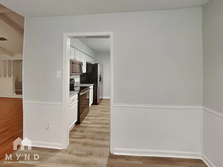 3305 Heritage Ln — Photo 6
