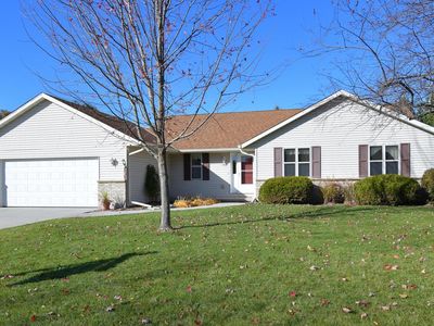 1004 Lous Way, Slinger, WI, 53086