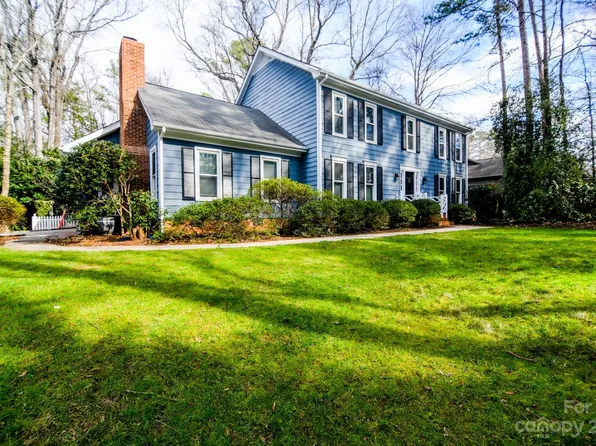 9541 Squirrel Hollow Ln, Charlotte, NC 28270