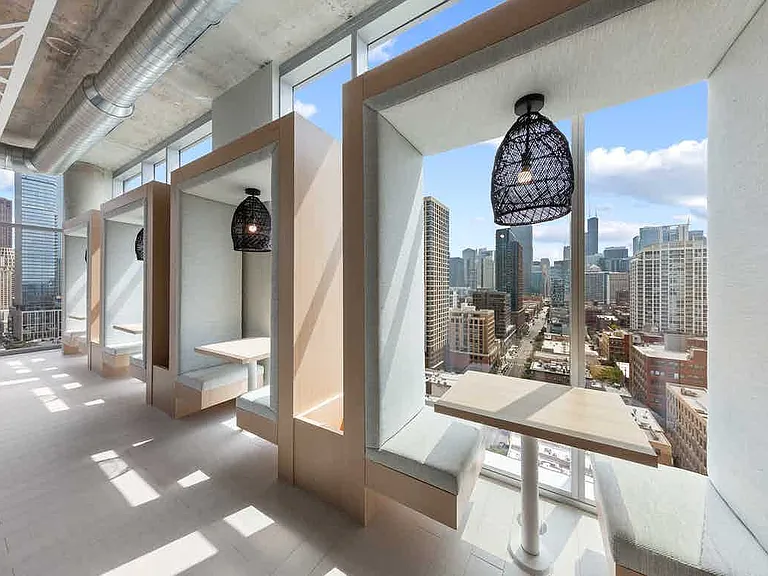 808 N Wells St #1/1 — Photo 12