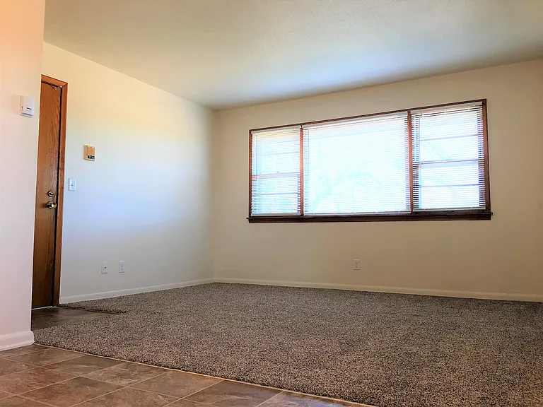 4707 University Ave NE — Photo 7