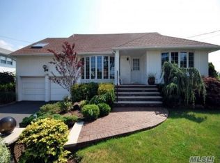 2921 Harbor Rd, Merrick, NY 11566