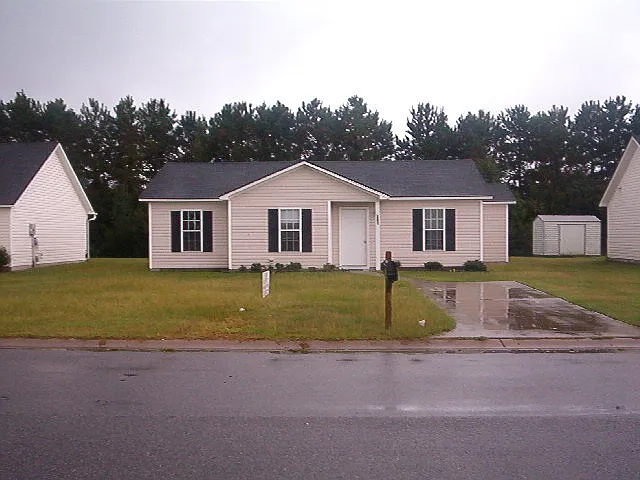Building Photo - 118 Sutton Dr