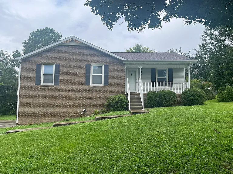 2218 Kim Dr — Photo 1