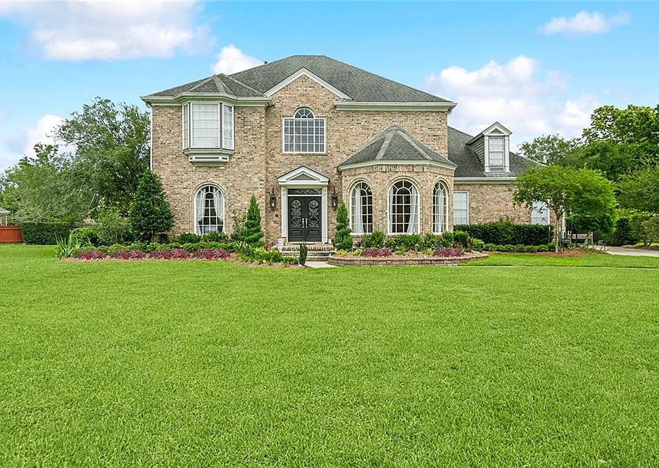 1st image of 6 Shoal Creek Dr