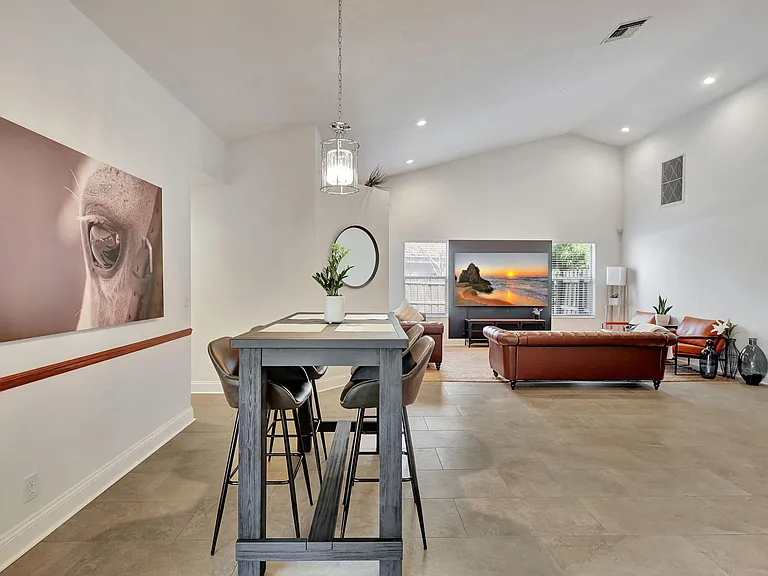 13805 Sheffield St — Photo 16