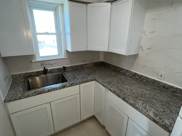 51 Merrick St Floor 2, Pawtucket, RI 02860