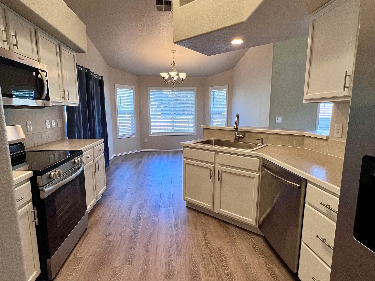 3044 E Moon Dipper Street — Photo 4