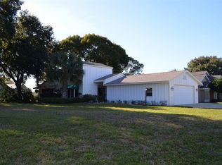 34015 Valencia Dr, Leesburg, FL 34788