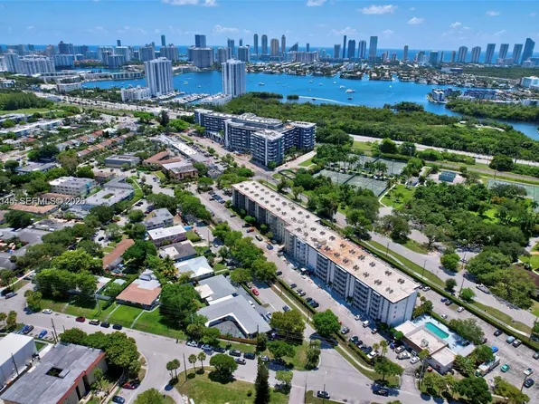 16950 W Dixie Hwy #A-529, North Miami Beach, FL 33160