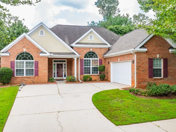 8004 Larksview Dr, Fairburn, GA 30213