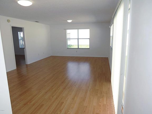 3rd image of 1608 Campos Dr