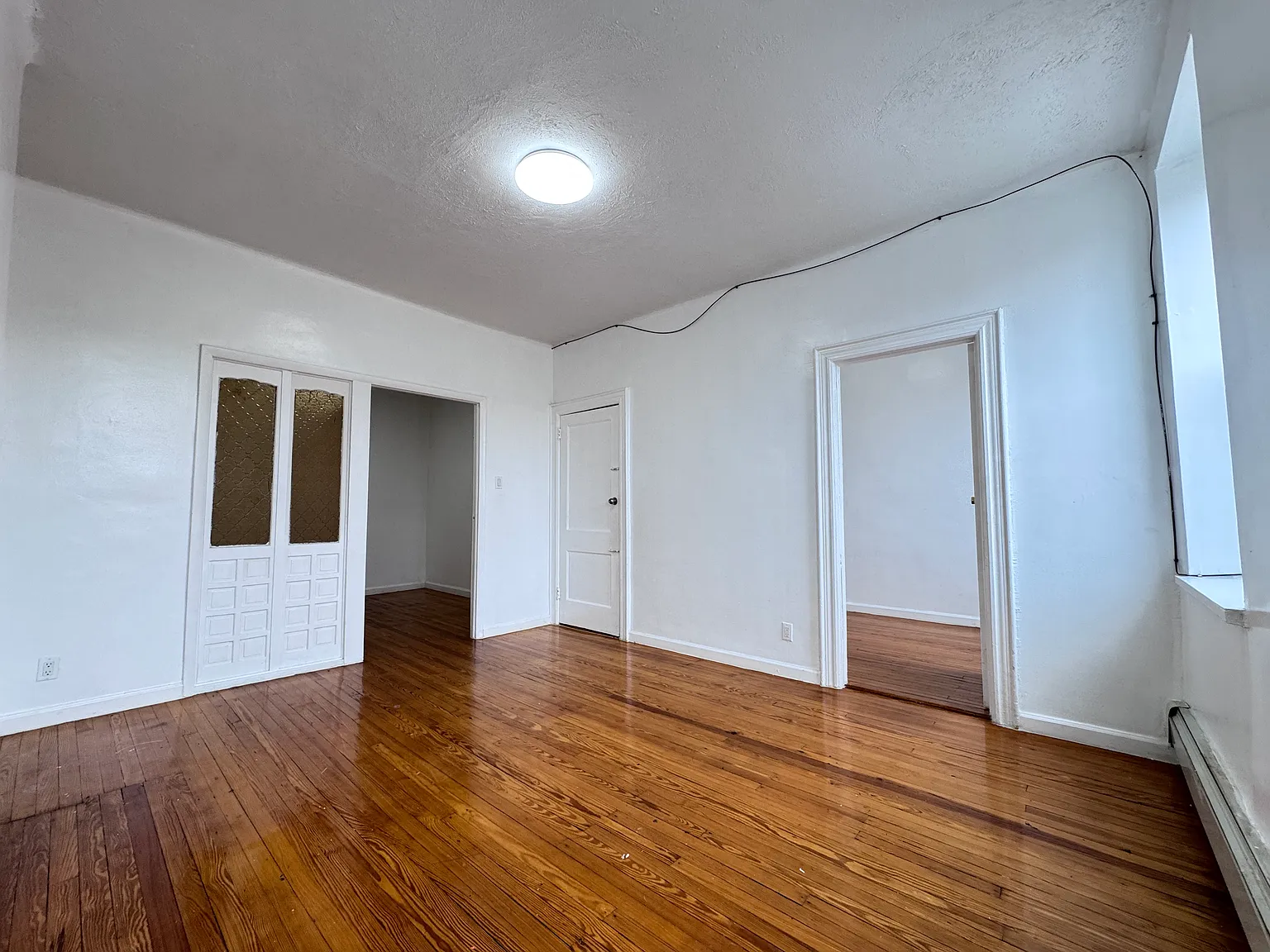 3 bed, 1100 sqft, $3,000 — Photo 3