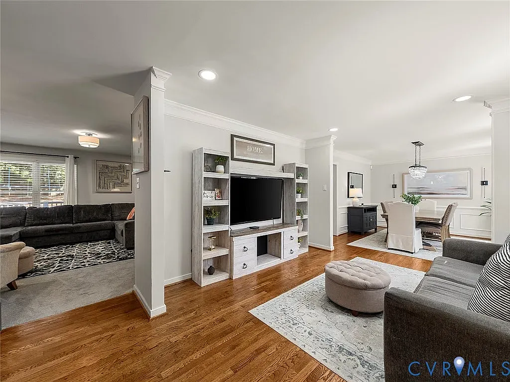 5 bed, 3.5 bath, 3397 sqft, $3,700 — Photo 2