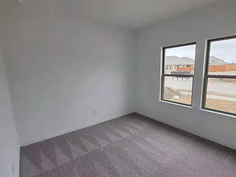 2510 Lovegrass Ln — Photo 10