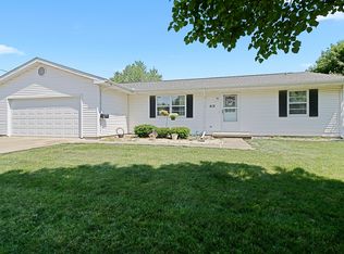 412 E Larmon St, Tolono, IL 61880