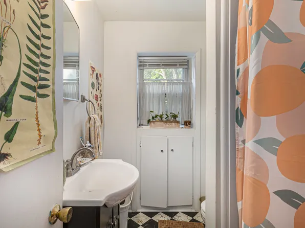 1020 W Huron St, Ann Arbor, MI